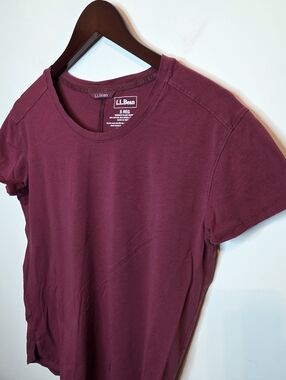 L.L. Bean Maroon Soft Stretch Supima Tee Gorpcore Granola Hiking Size Small